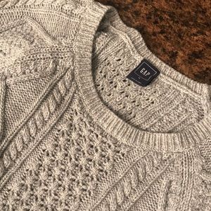 Gap sweater
